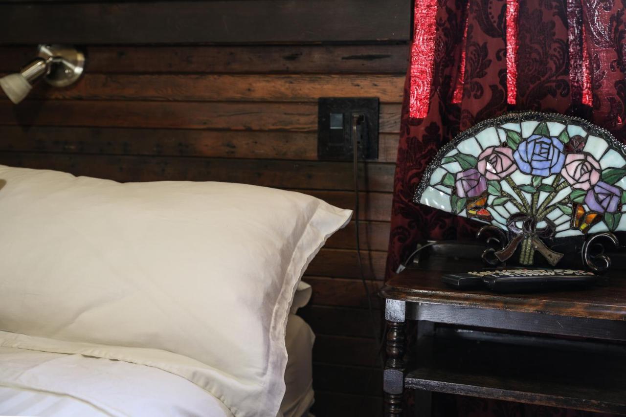 The Cochrane Rockyview Hotel Экстерьер фото