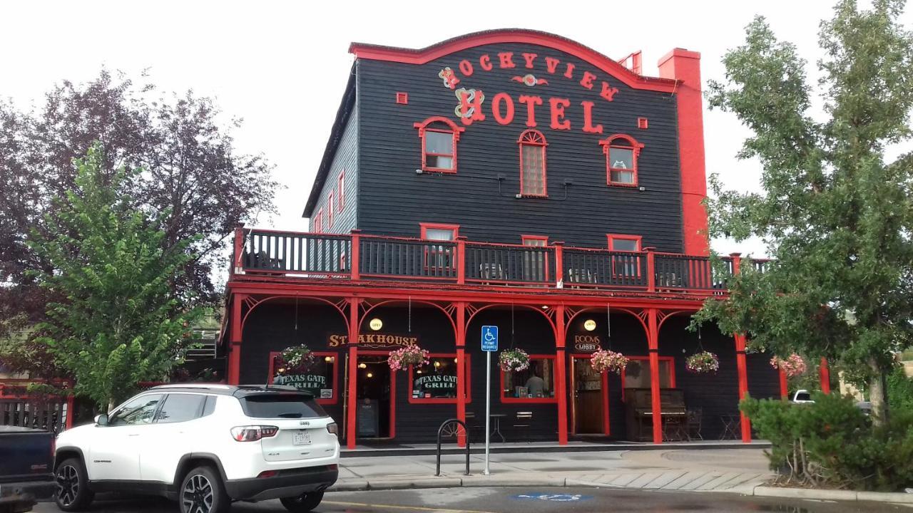 The Cochrane Rockyview Hotel Экстерьер фото